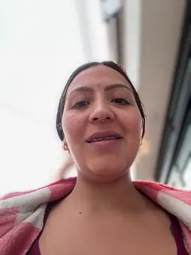 Lux_Scarlett