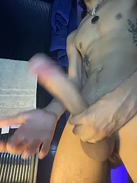 vortexxx24_ live cam on StripChat