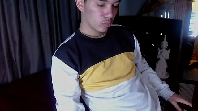 haku_nayro live cam on StripChat