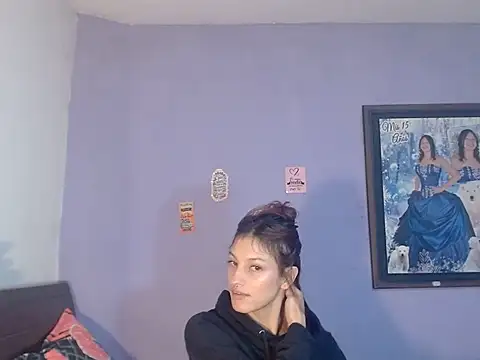 Emma-Wilson 🗜 naked chat