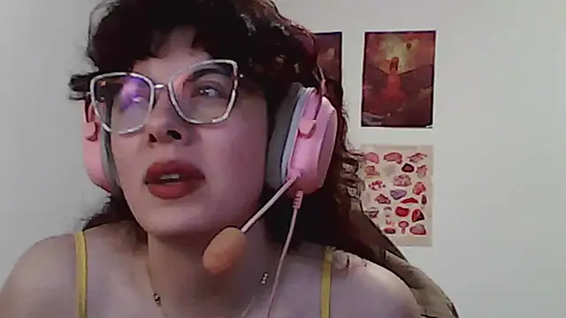 Owly_bloom webcam