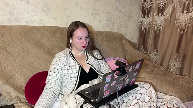 MonaVixen1 webcam