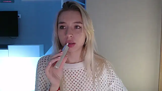 Emily_Hartt webcam