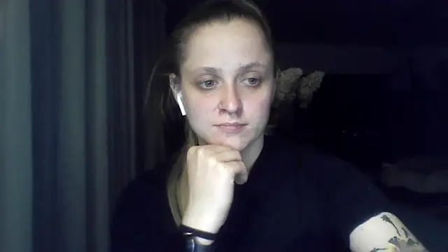 LeaWetGirl webcam