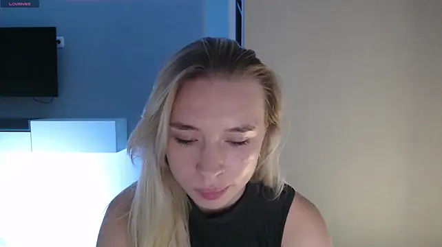 Emily_Hartt webcam