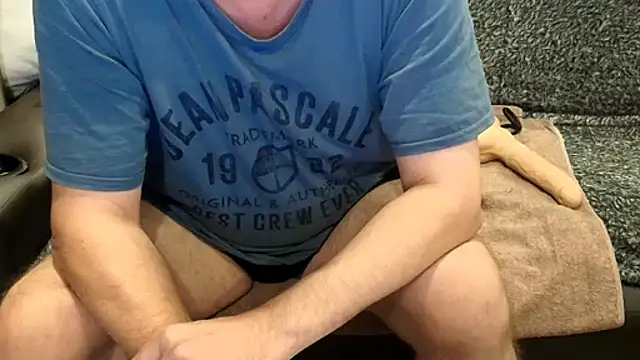 bi_boy_skype webcam