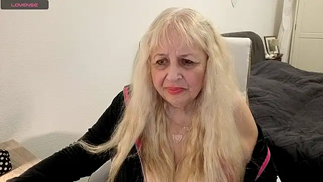 SusiLifeXXX webcam