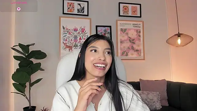 Tiffany_Low webcam