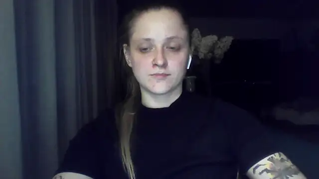 LeaWetGirl webcam