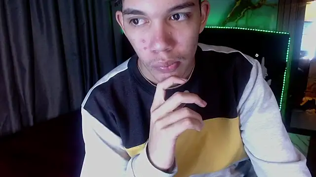 haku_nayro webcam