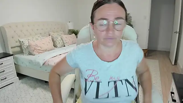 Vika73 webcam