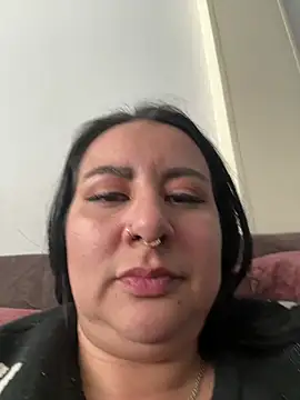 Abril_Luv 😃 live online chat