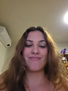 MiaRides19 live cam on StripChat