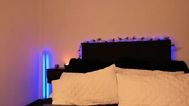 Goldenpussy_6 webcam