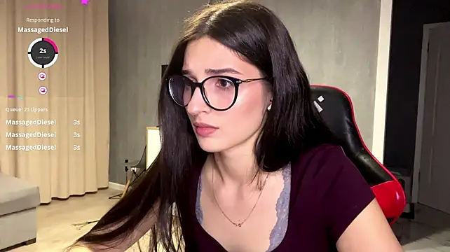 EmiliMonre live cam on StripChat