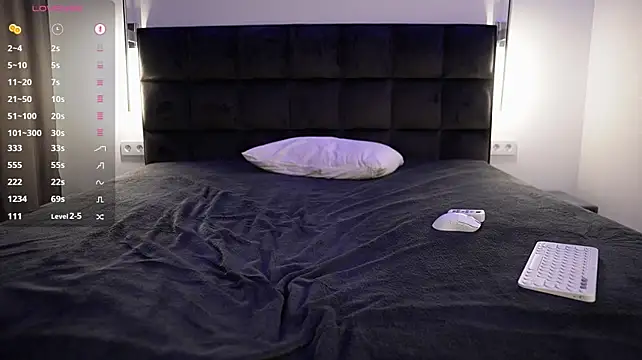 GoldieHarrington webcam