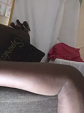 Yummysweeter live cam on StripChat