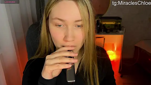 ChloeMillerMeow webcam