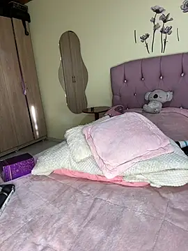 zoe_storm webcam