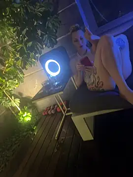 KstnSrg19 live cam on StripChat