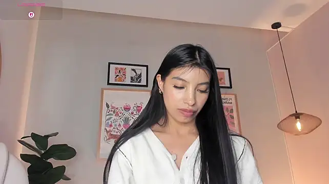 Tiffany_Low webcam
