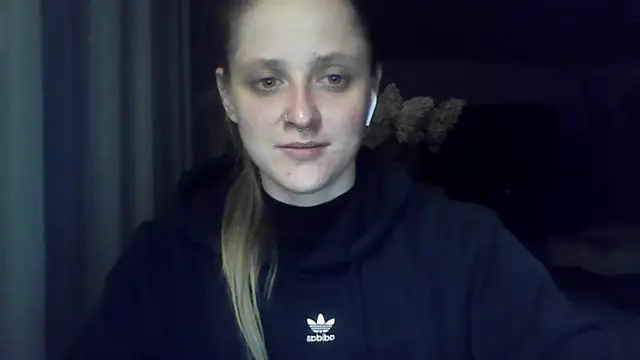 LeaWetGirl webcam