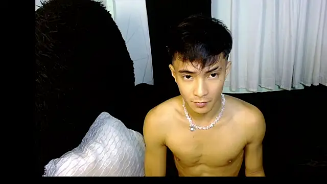 Twinkyecho live cam on StripChat