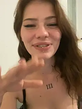SunnyBunny19 webcam