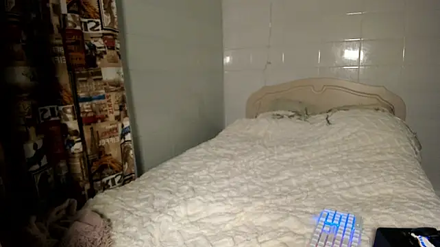 Shy_Emilyy webcam