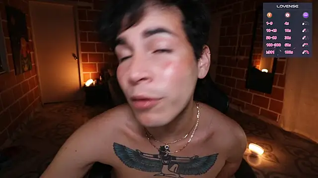 Ryan_picato live cam on StripChat