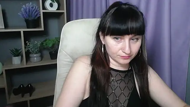 NinaFlawlees webcam