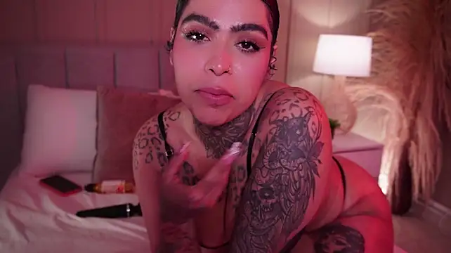 curvyliciousss webcam