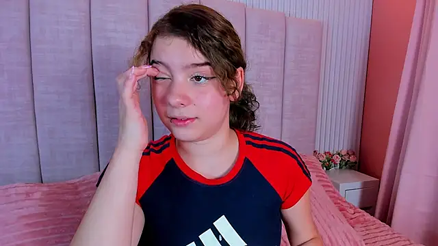 naira_velvett webcam
