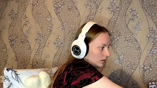 EmyMiu live cam preview