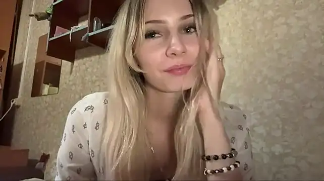 LynnMontiel webcam