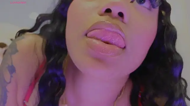 Madiee_Rhea webcam