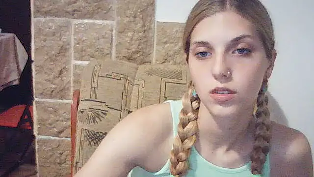 MysticLuna6 webcam