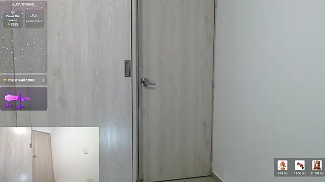 Tinymilf__ webcam