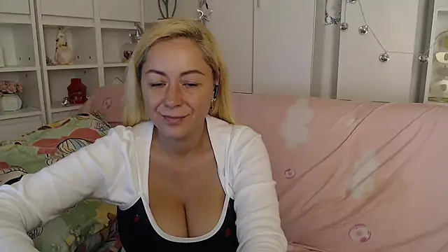 _karolynesyera_ webcam