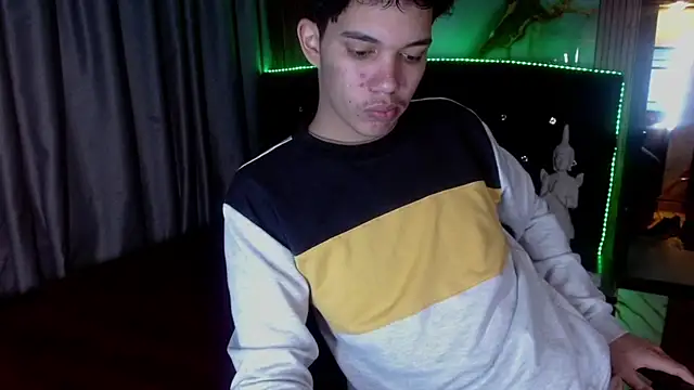 haku_nayro webcam