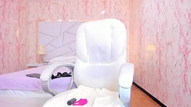 Emily_Whinfre webcam