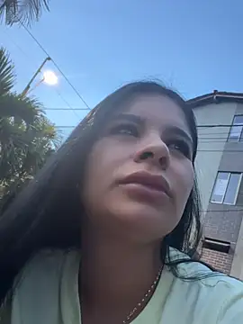 Elara_Luxe webcam