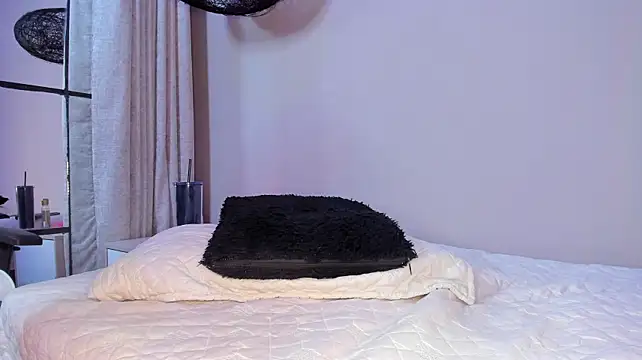 GabyNicolls webcam