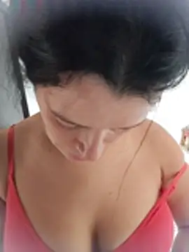 CurvySara1
