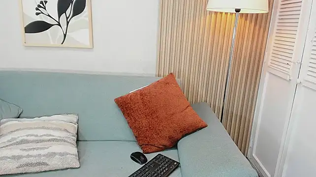 KassMonroe live cam preview