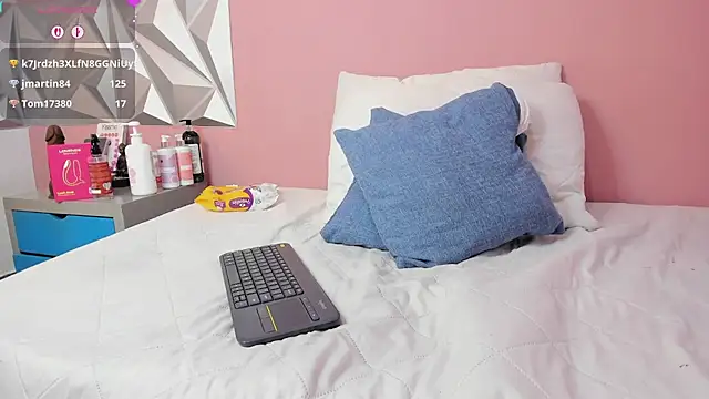 mia_gold_