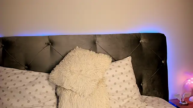 BellaStarr_
