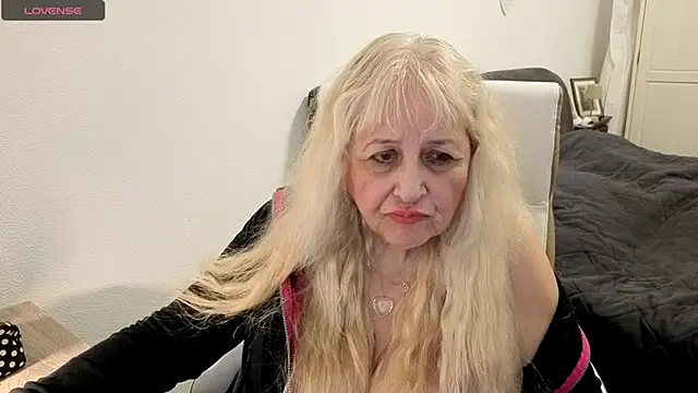 SusiLifeXXX webcam