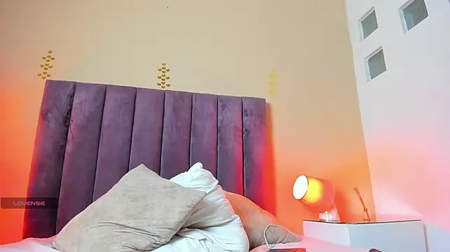 Emma_Hearts webcam