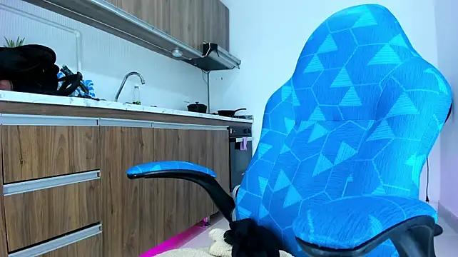 KellyShibary webcam